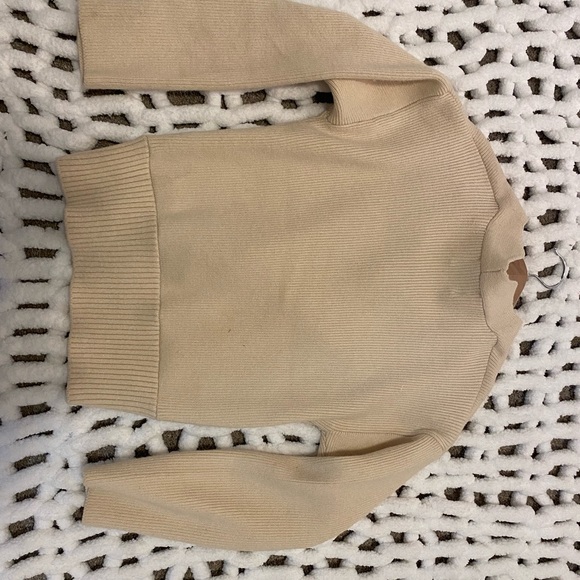 JOA scalloped edged cross cross cream sweater - Picture 10 of 11